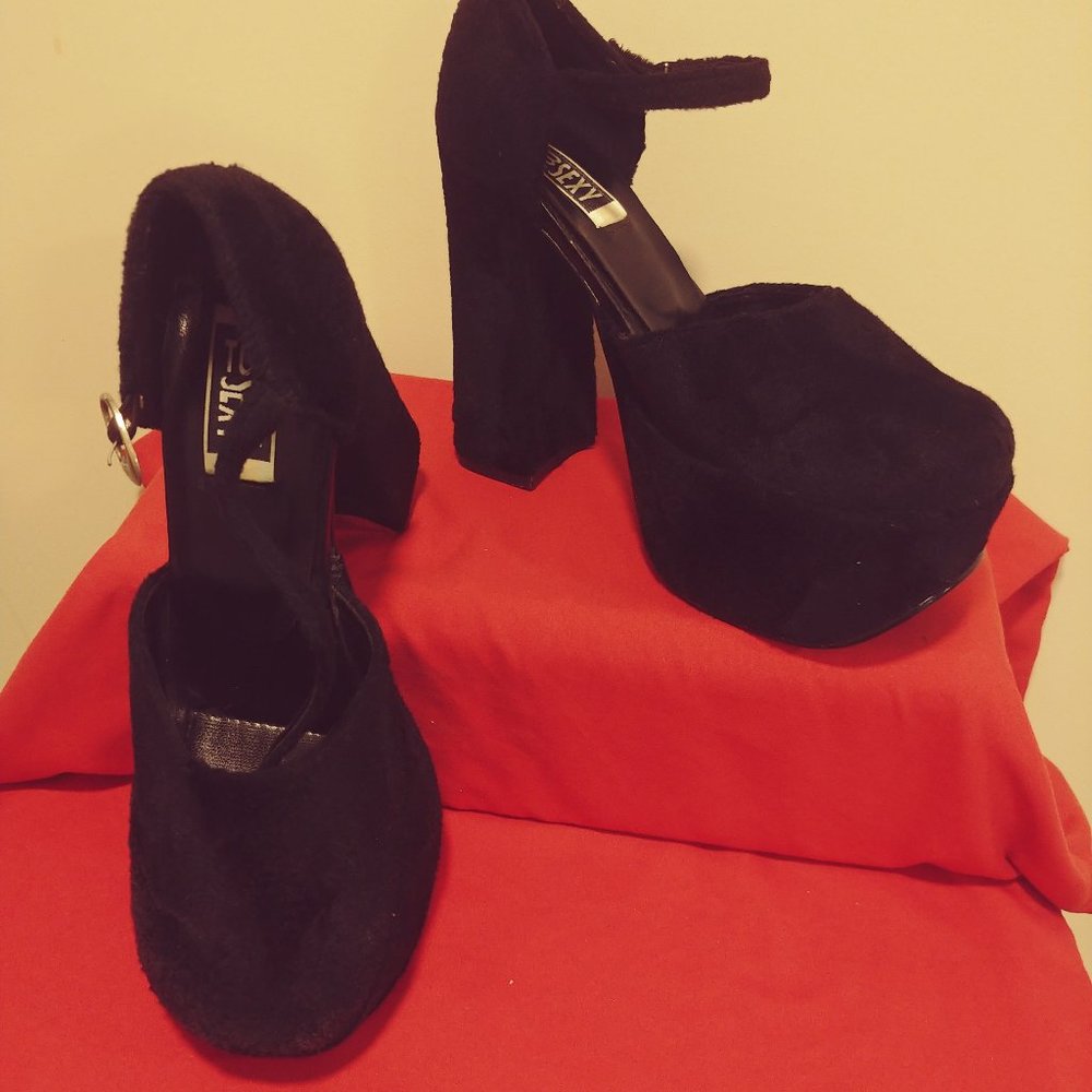 Faux fur platform shoes - EXCELLENT CONDITION! 5" heel, 2" platform